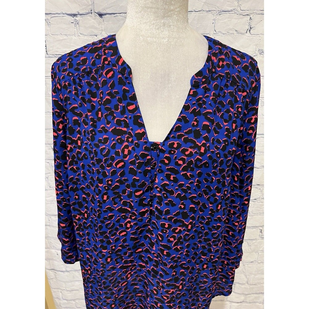 Torrid Size 0 Blue Pink Cheetah Print Blouse Top Career Lightweight Large 12 - Picture 2 of 8